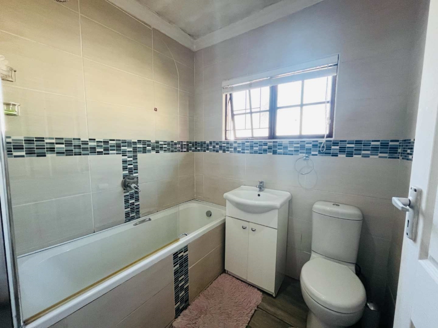 To Let 2 Bedroom Property for Rent in Sunningdale KwaZulu-Natal