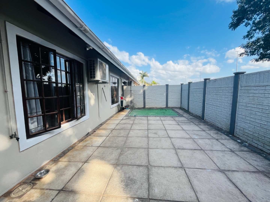 To Let 2 Bedroom Property for Rent in Sunningdale KwaZulu-Natal