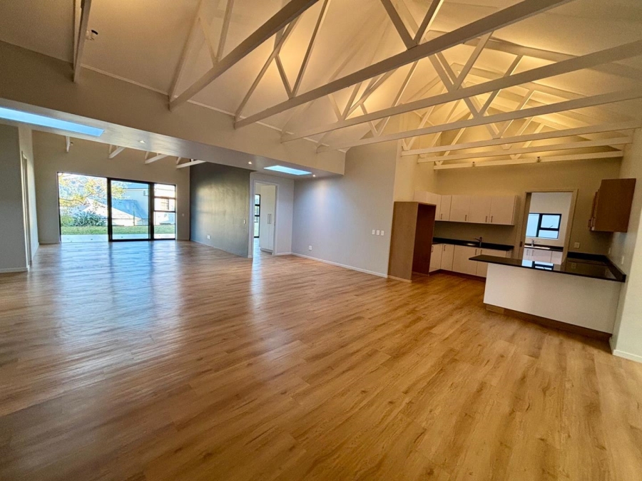 4 Bedroom Property for Sale in Ferncliffe KwaZulu-Natal