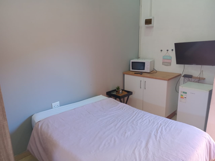 To Let 1 Bedroom Property for Rent in Birdswood KwaZulu-Natal