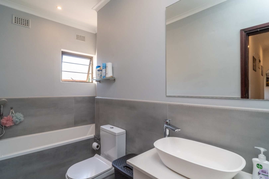 2 Bedroom Property for Sale in La Lucia KwaZulu-Natal