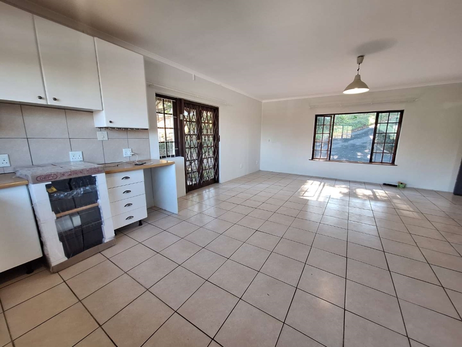 To Let 2 Bedroom Property for Rent in Crestview KwaZulu-Natal