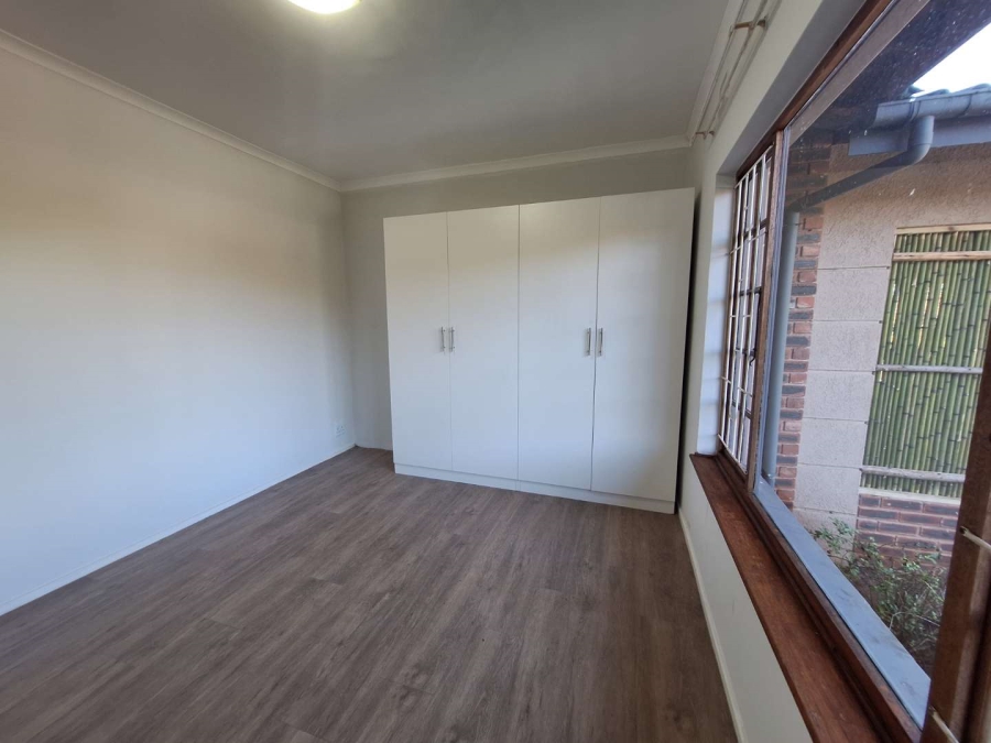 To Let 2 Bedroom Property for Rent in Crestview KwaZulu-Natal