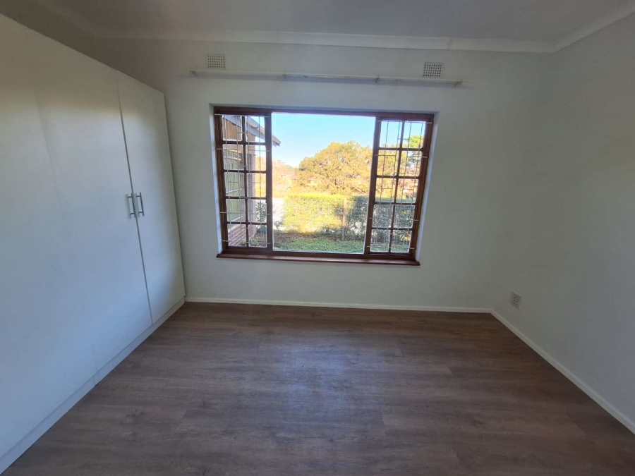 To Let 2 Bedroom Property for Rent in Crestview KwaZulu-Natal