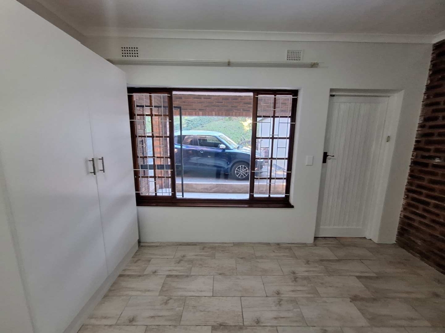 To Let 2 Bedroom Property for Rent in Crestview KwaZulu-Natal