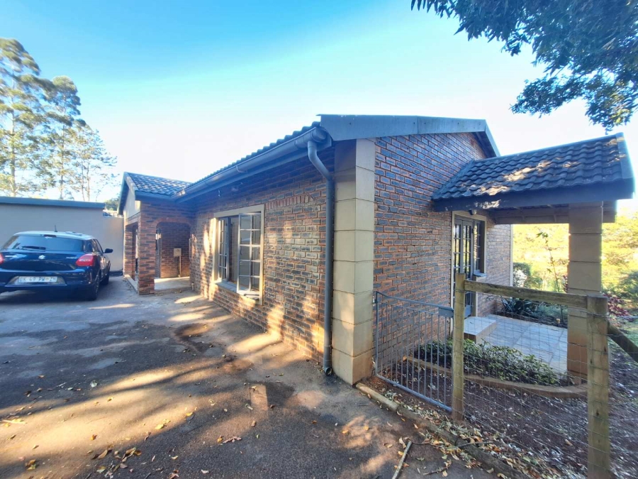 To Let 2 Bedroom Property for Rent in Crestview KwaZulu-Natal