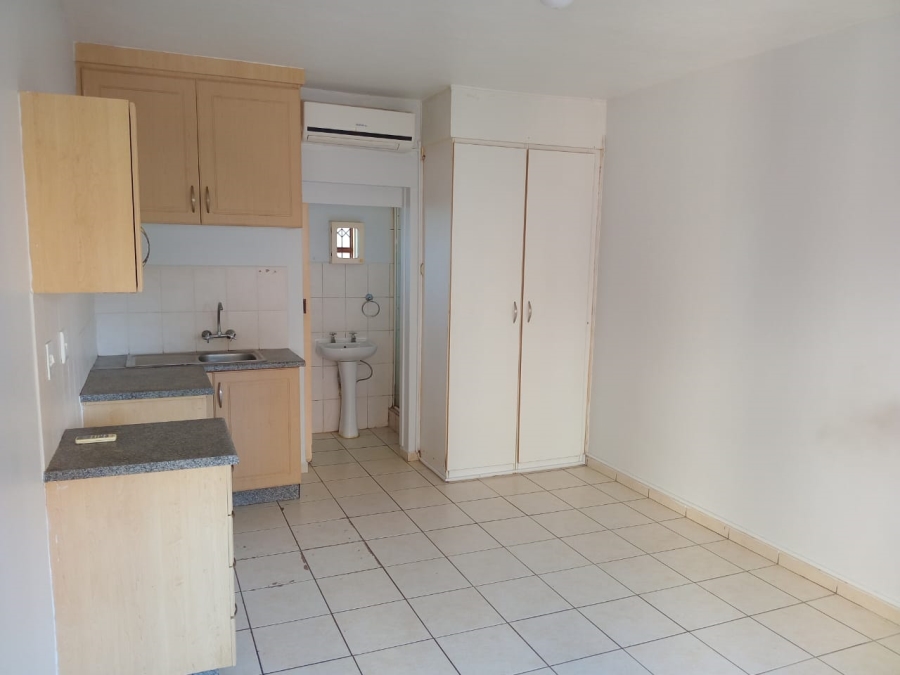 To Let 1 Bedroom Property for Rent in Richem KwaZulu-Natal