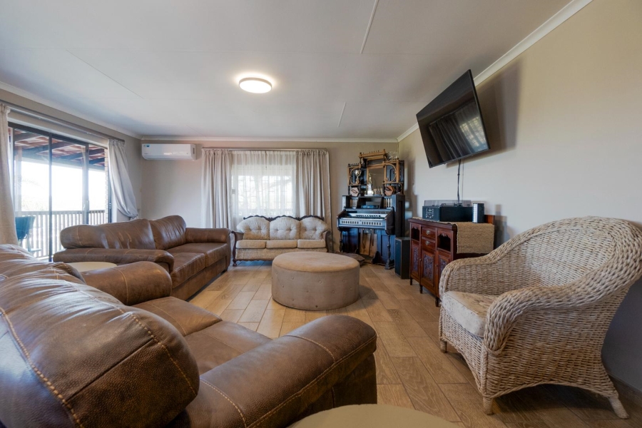 4 Bedroom Property for Sale in Amanzimtoti KwaZulu-Natal
