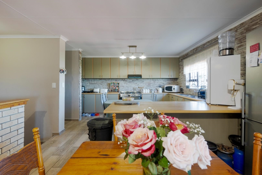 4 Bedroom Property for Sale in Amanzimtoti KwaZulu-Natal