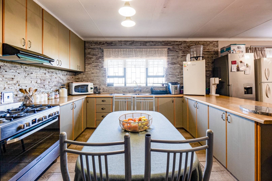 4 Bedroom Property for Sale in Amanzimtoti KwaZulu-Natal