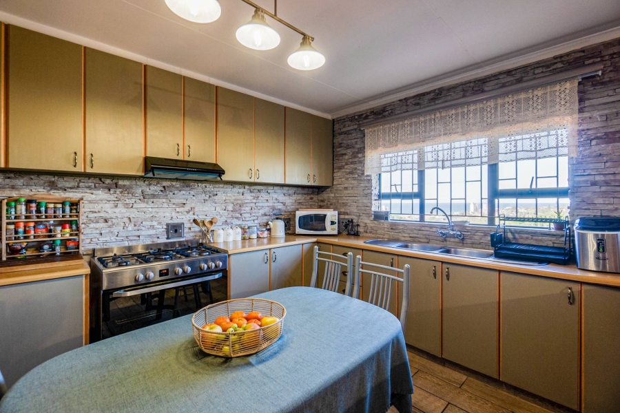 4 Bedroom Property for Sale in Amanzimtoti KwaZulu-Natal