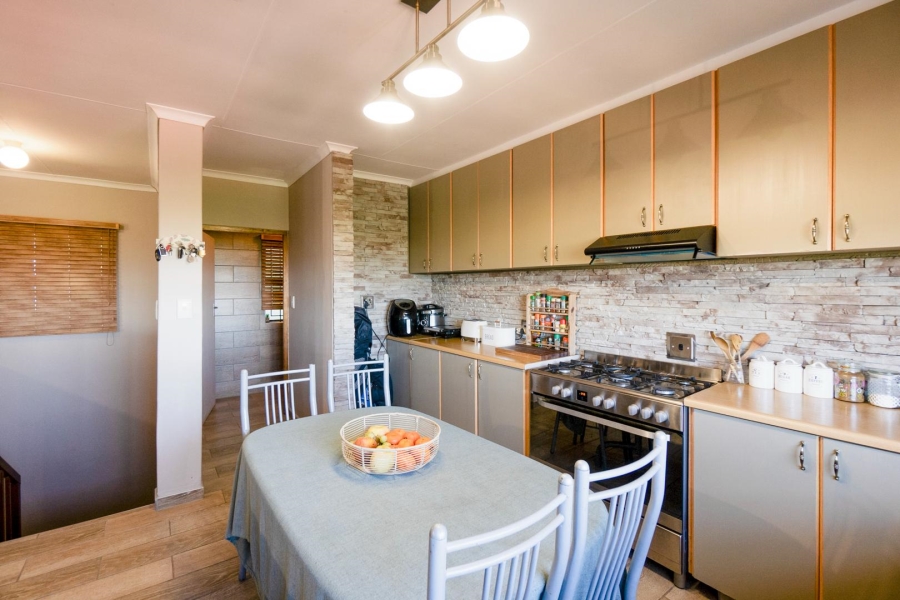 4 Bedroom Property for Sale in Amanzimtoti KwaZulu-Natal