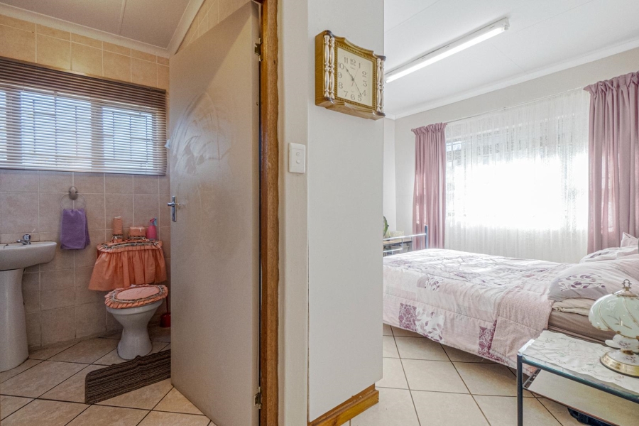 4 Bedroom Property for Sale in Amanzimtoti KwaZulu-Natal