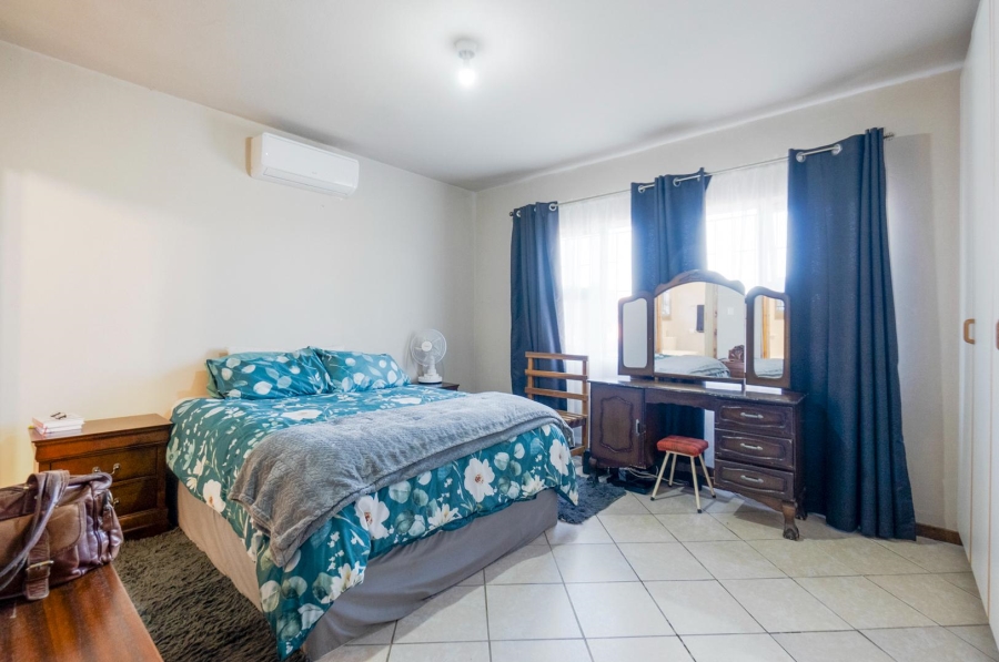 4 Bedroom Property for Sale in Amanzimtoti KwaZulu-Natal