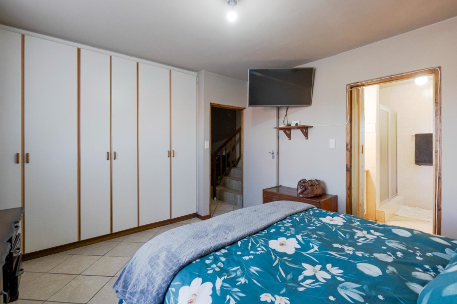 4 Bedroom Property for Sale in Amanzimtoti KwaZulu-Natal