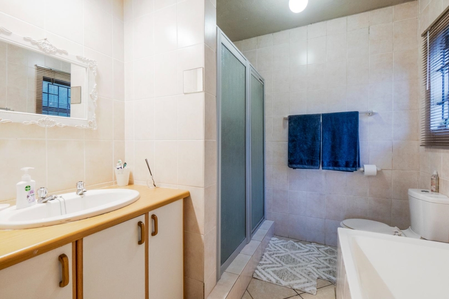 4 Bedroom Property for Sale in Amanzimtoti KwaZulu-Natal