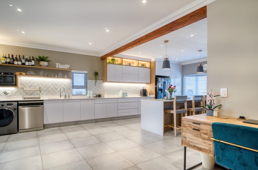 4 Bedroom Property for Sale in Durban North KwaZulu-Natal