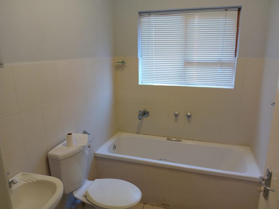 To Let 2 Bedroom Property for Rent in Richem KwaZulu-Natal