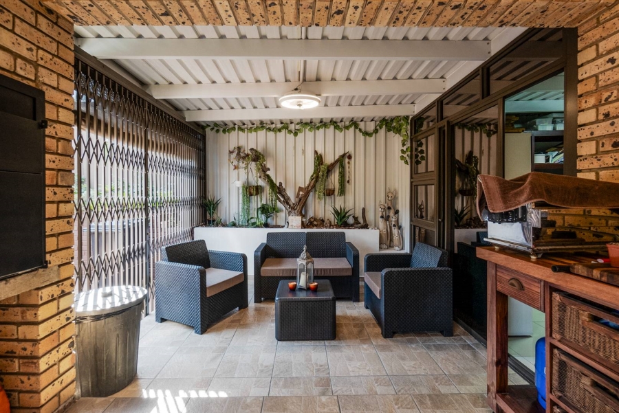 4 Bedroom Property for Sale in Amanzimtoti KwaZulu-Natal