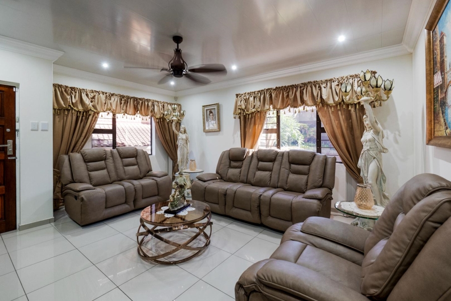 4 Bedroom Property for Sale in Amanzimtoti KwaZulu-Natal