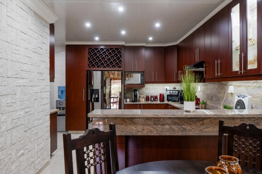 4 Bedroom Property for Sale in Amanzimtoti KwaZulu-Natal