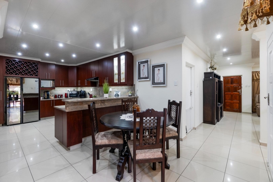 4 Bedroom Property for Sale in Amanzimtoti KwaZulu-Natal