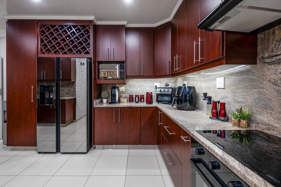 4 Bedroom Property for Sale in Amanzimtoti KwaZulu-Natal