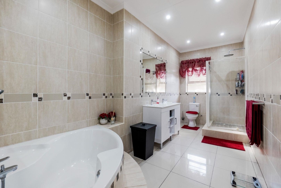 4 Bedroom Property for Sale in Amanzimtoti KwaZulu-Natal