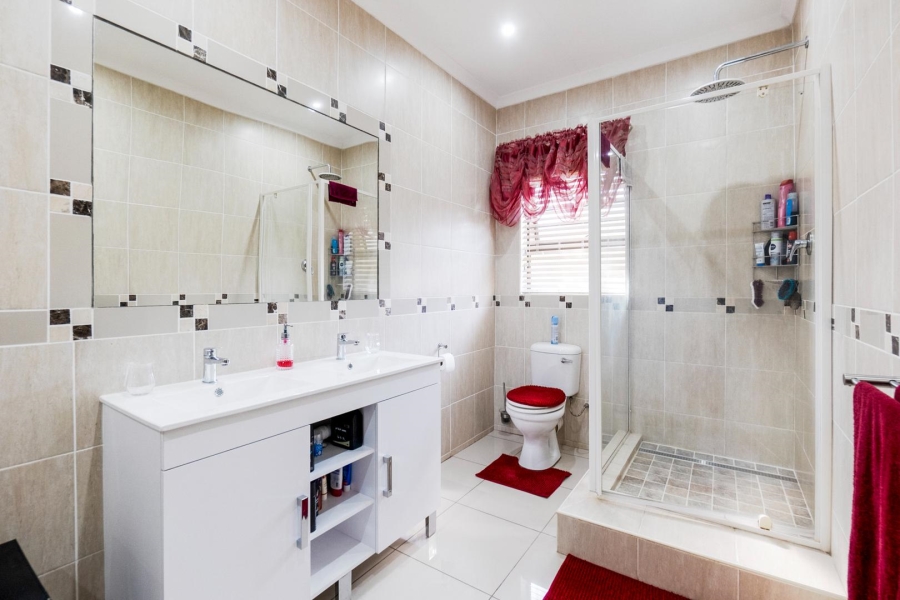 4 Bedroom Property for Sale in Amanzimtoti KwaZulu-Natal