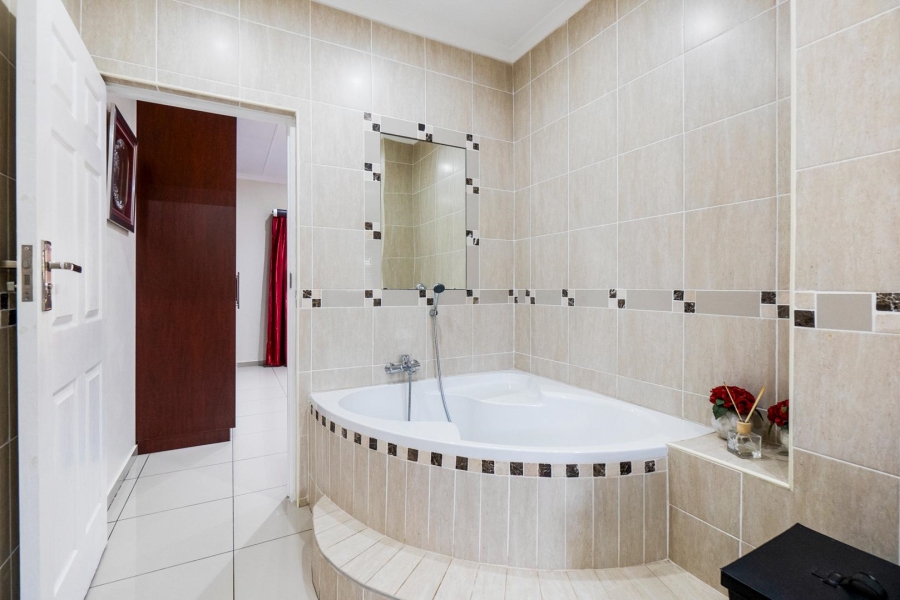 4 Bedroom Property for Sale in Amanzimtoti KwaZulu-Natal