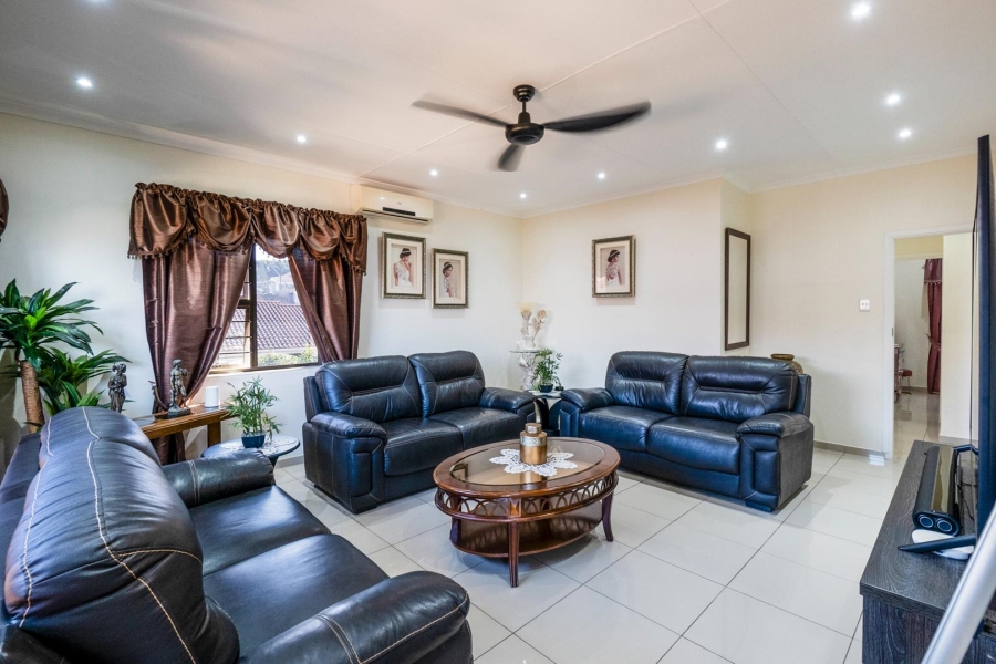 4 Bedroom Property for Sale in Amanzimtoti KwaZulu-Natal