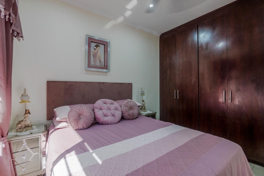 4 Bedroom Property for Sale in Amanzimtoti KwaZulu-Natal