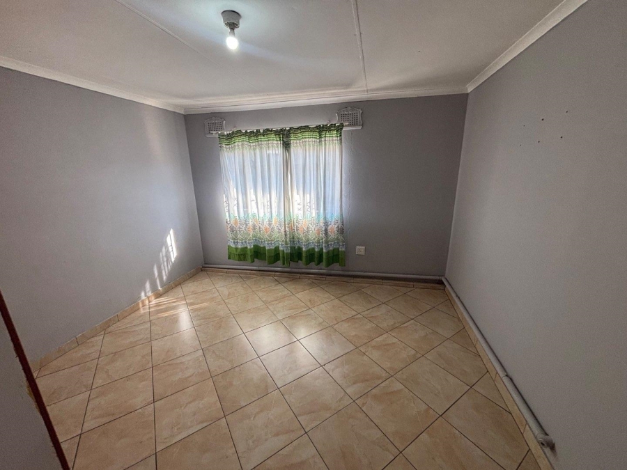 To Let 2 Bedroom Property for Rent in Malvern KwaZulu-Natal