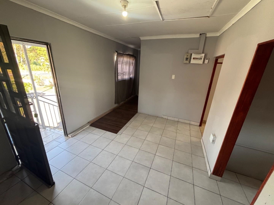 To Let 2 Bedroom Property for Rent in Malvern KwaZulu-Natal