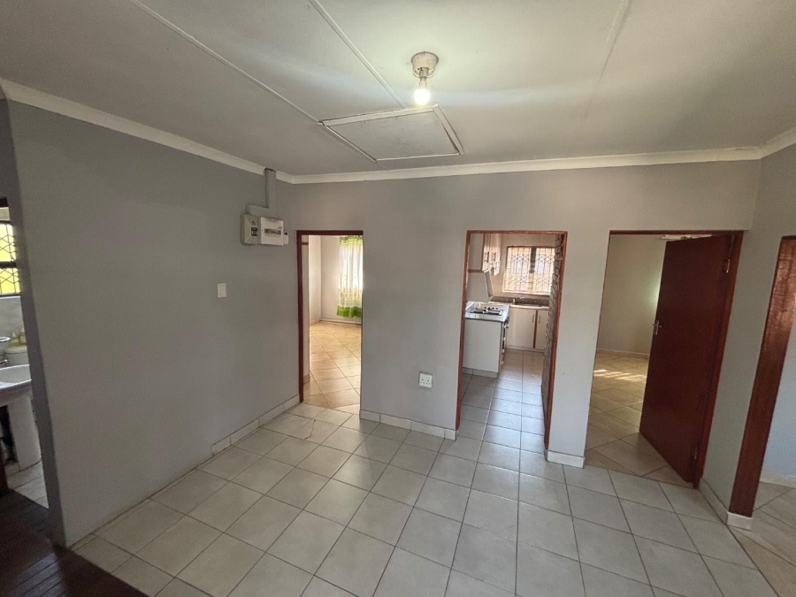 To Let 2 Bedroom Property for Rent in Malvern KwaZulu-Natal