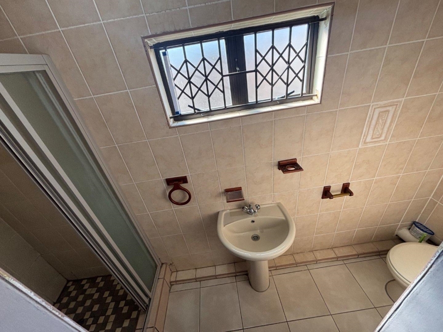 To Let 2 Bedroom Property for Rent in Malvern KwaZulu-Natal