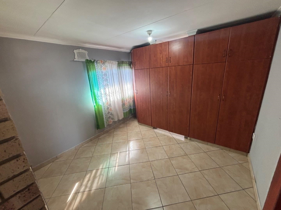 To Let 2 Bedroom Property for Rent in Malvern KwaZulu-Natal