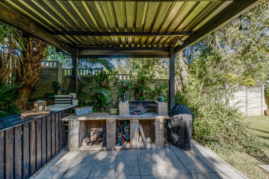 7 Bedroom Property for Sale in Amanzimtoti KwaZulu-Natal