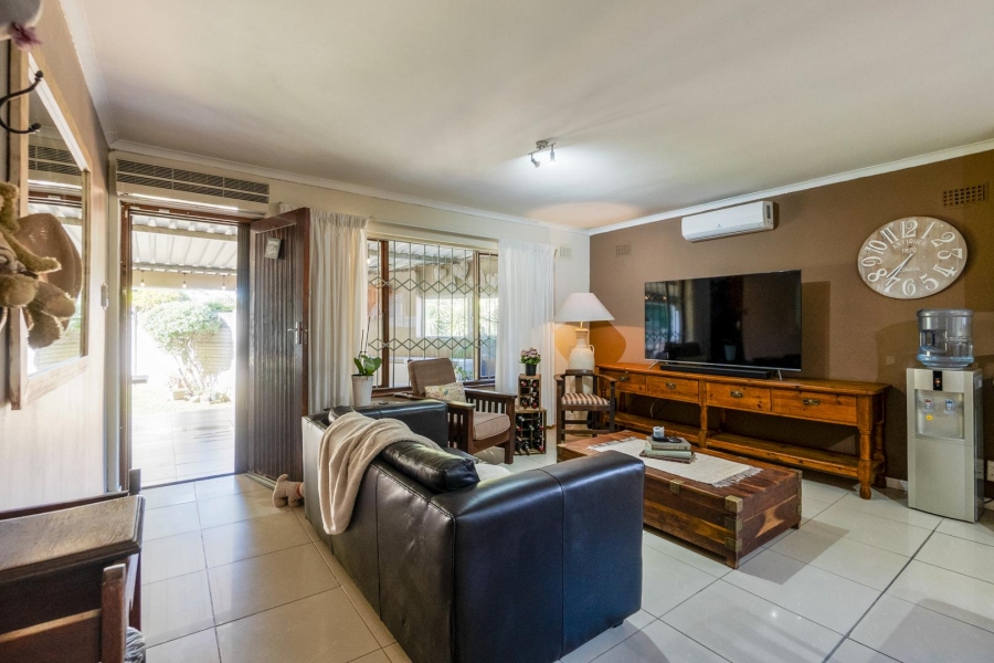 7 Bedroom Property for Sale in Amanzimtoti KwaZulu-Natal