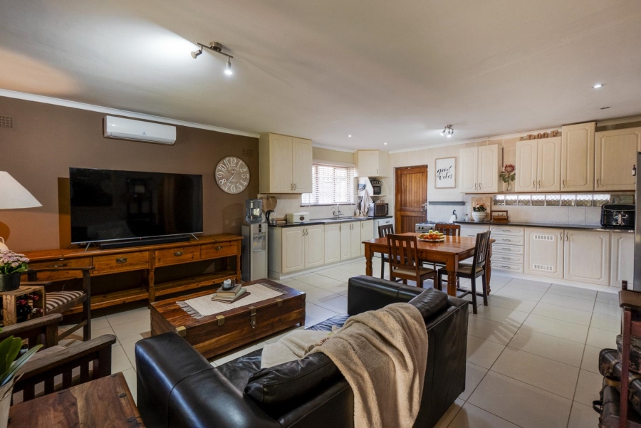 7 Bedroom Property for Sale in Amanzimtoti KwaZulu-Natal