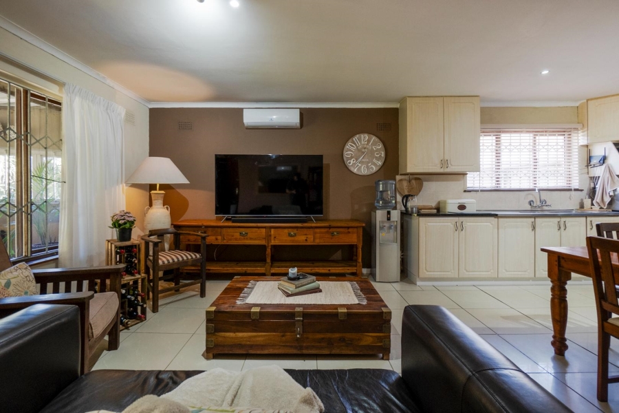 7 Bedroom Property for Sale in Amanzimtoti KwaZulu-Natal
