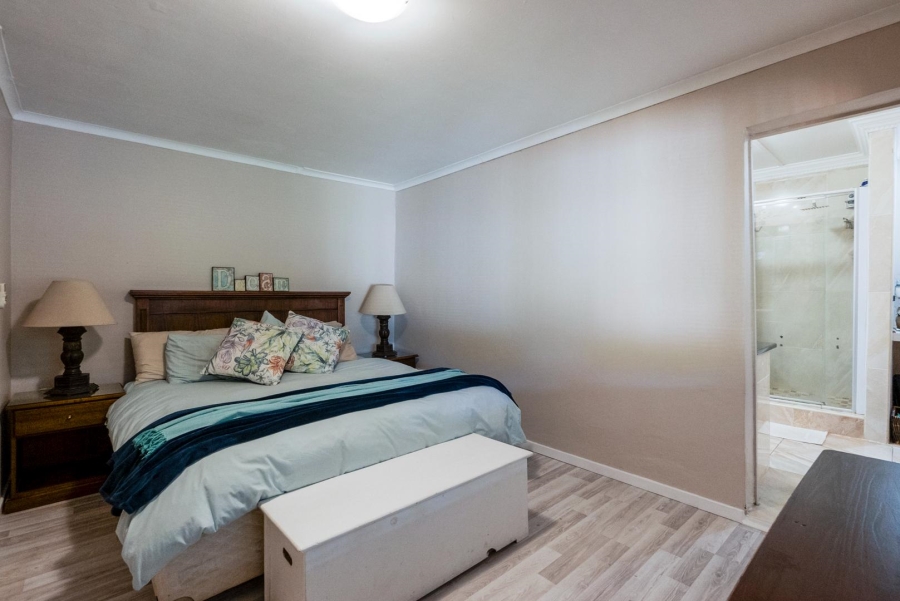 7 Bedroom Property for Sale in Amanzimtoti KwaZulu-Natal
