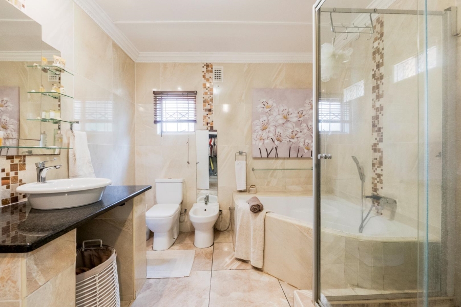 7 Bedroom Property for Sale in Amanzimtoti KwaZulu-Natal