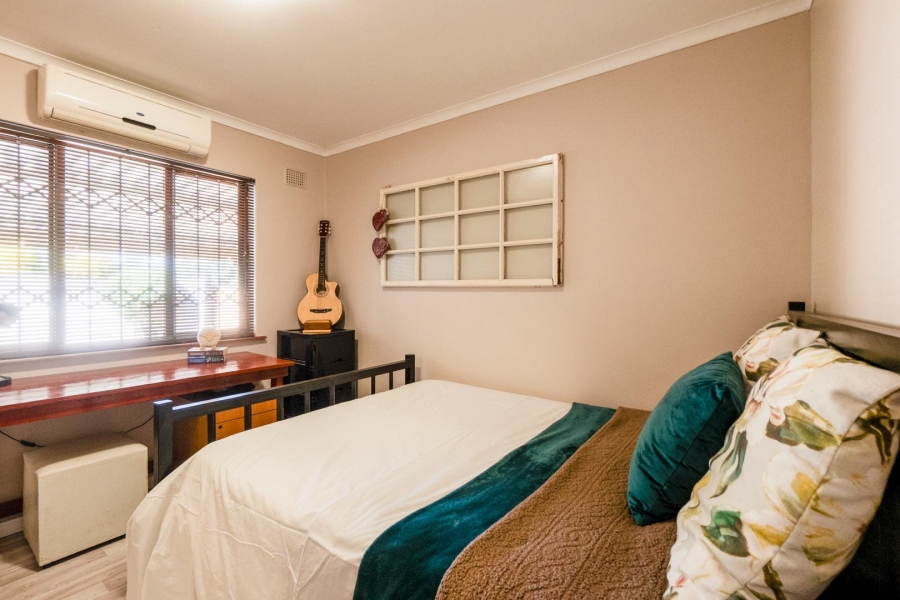 7 Bedroom Property for Sale in Amanzimtoti KwaZulu-Natal