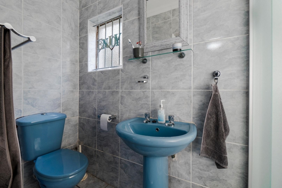 7 Bedroom Property for Sale in Amanzimtoti KwaZulu-Natal