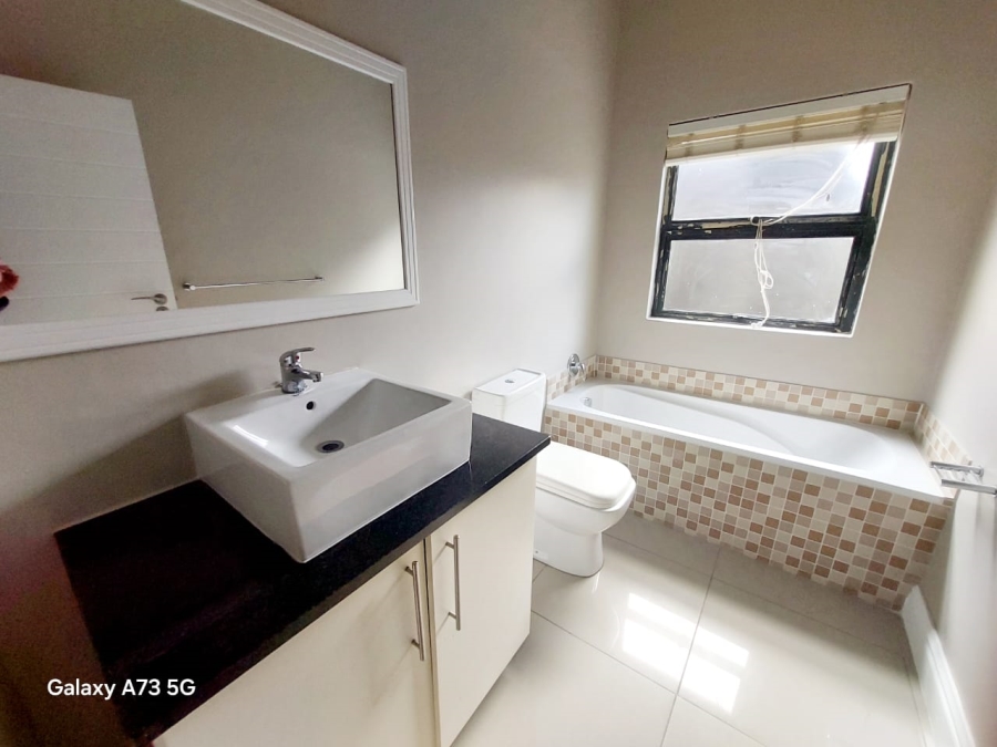 To Let 4 Bedroom Property for Rent in Palm Lakes Estate KwaZulu-Natal