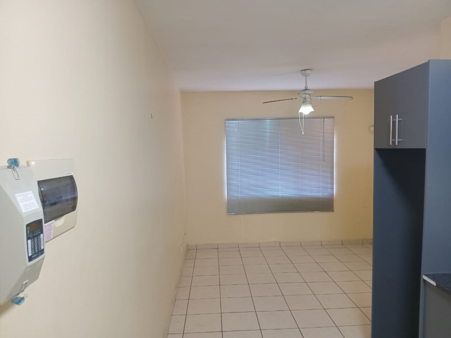 To Let 2 Bedroom Property for Rent in Richem KwaZulu-Natal