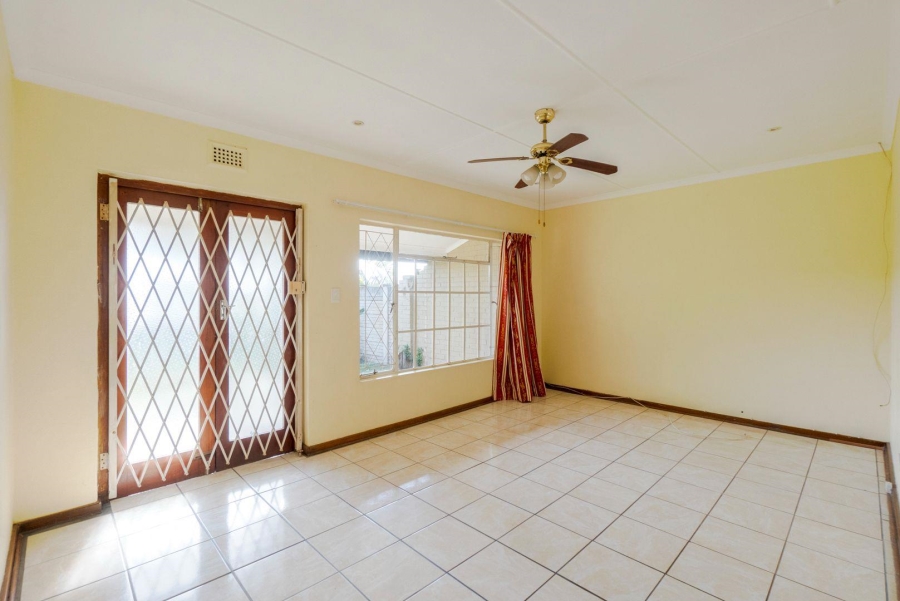 3 Bedroom Property for Sale in Amanzimtoti KwaZulu-Natal