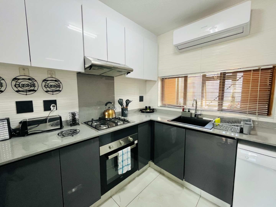 2 Bedroom Property for Sale in Umhlanga KwaZulu-Natal