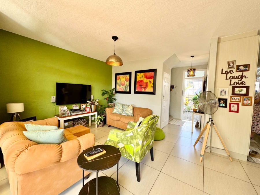 2 Bedroom Property for Sale in Sunningdale KwaZulu-Natal